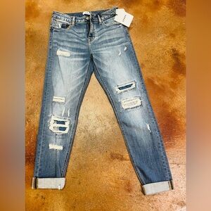 Ceros- Mid-Rise Ankle Skinny Jeans. New With Tags Size 28